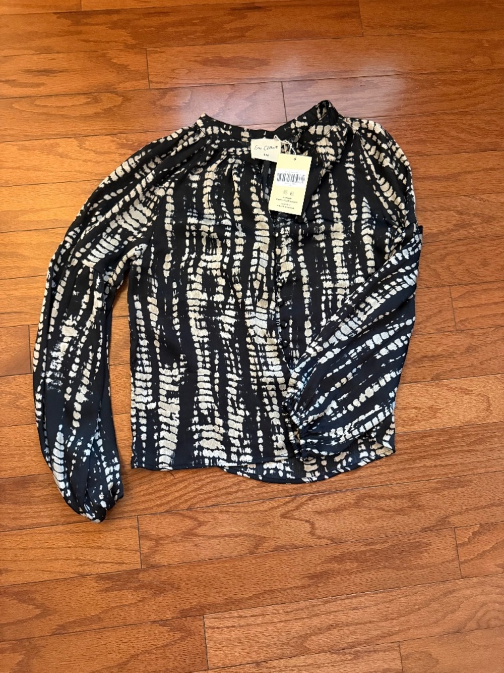Black & White Easy Clothes Button Down Blouse